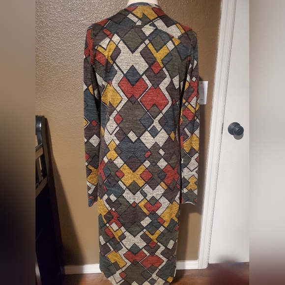 Women's abstract button up duster. - Picture 3 of 3
